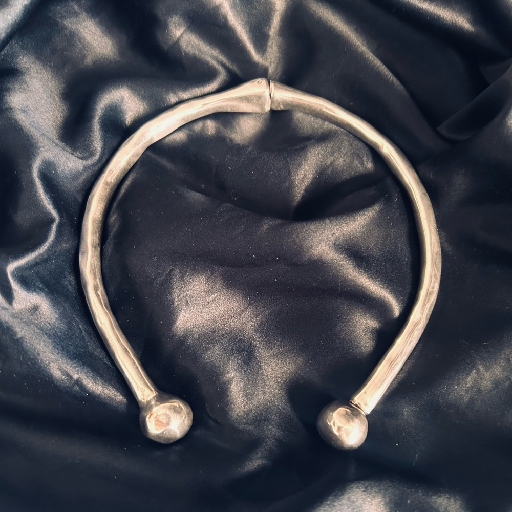 UNO de 50 silver plated hinged choker RARE